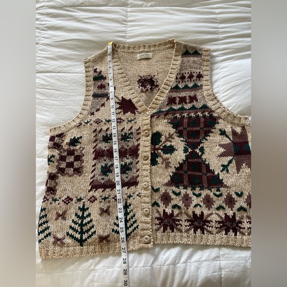 Vintage St. John’s Bay Holiday Sweater Vest Beige Knit Christmas Trees Fair Isle - Picture 9 of 9